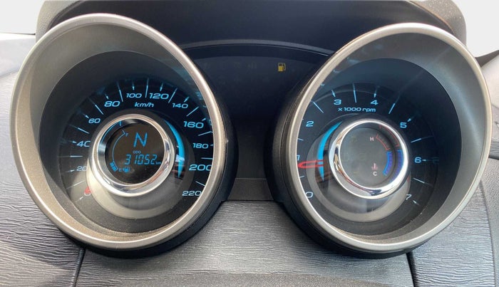 2020 Mahindra XUV500 W7, Diesel, Manual, 31,044 km, Odometer Image