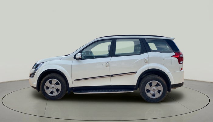 2020 Mahindra XUV500 W7, Diesel, Manual, 31,044 km, Left Side