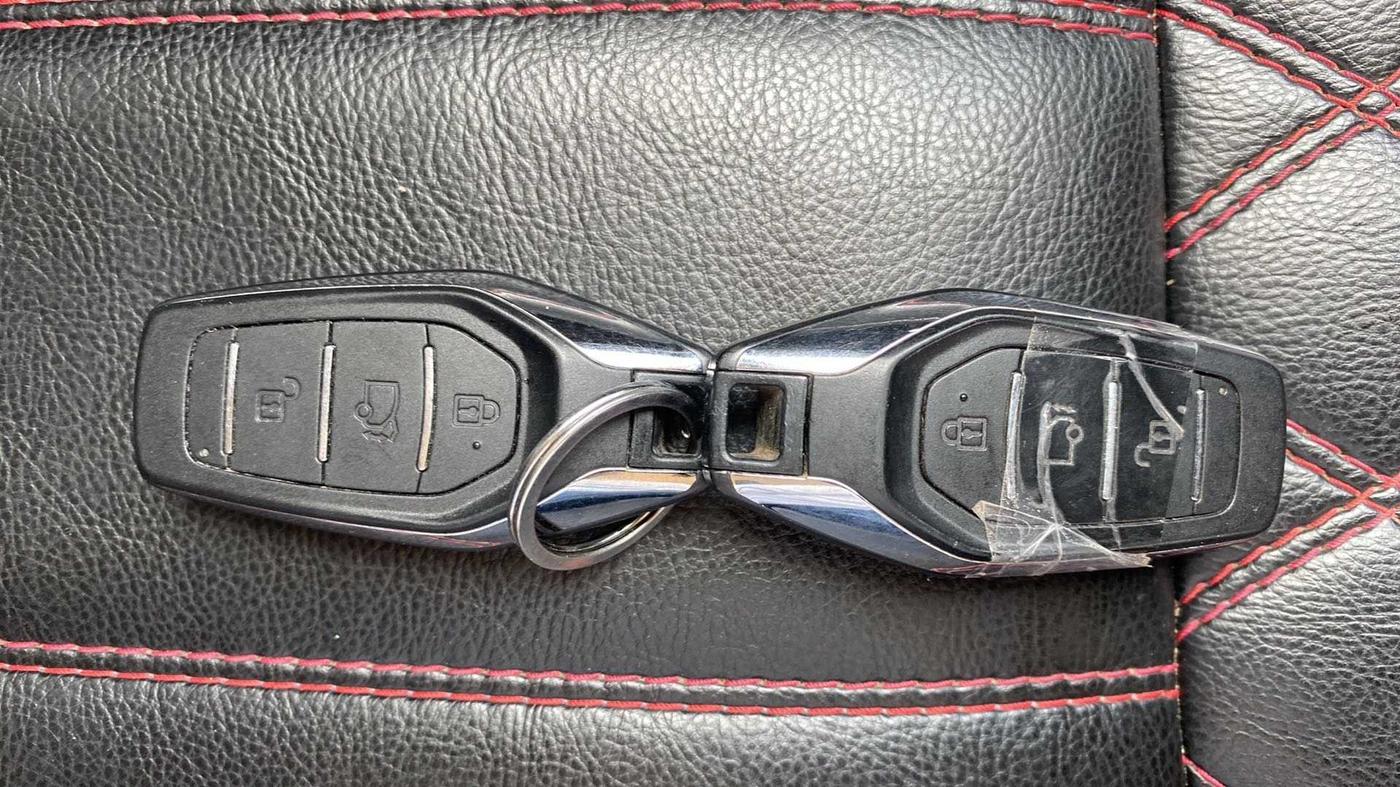 2020 Mahindra XUV500 W7, Diesel, Manual, 31,044 km, Key Close Up