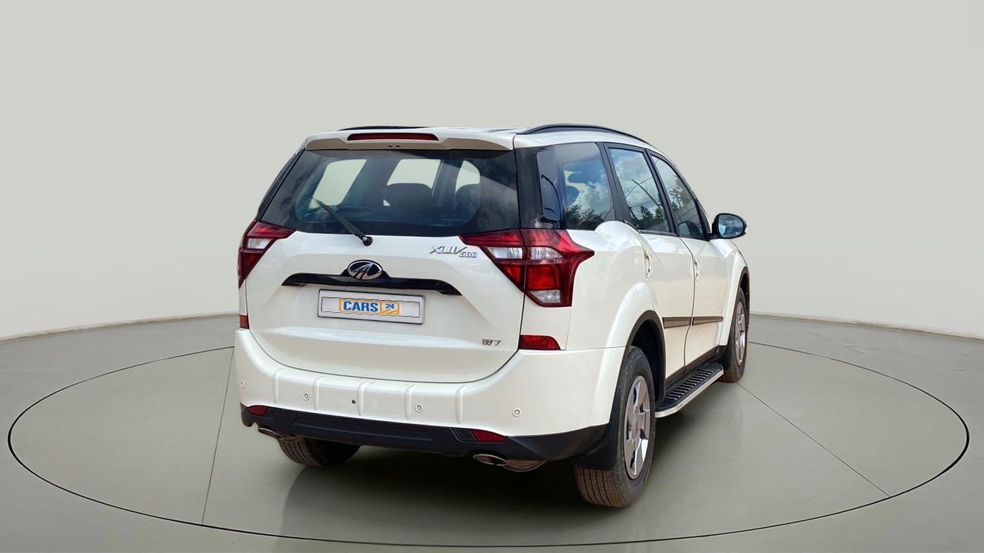 2020 Mahindra XUV500 W7, Diesel, Manual, 31,044 km, Right Back Diagonal