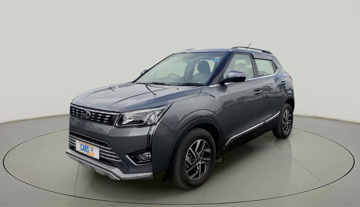 2022 Mahindra XUV300 W8 (O) 1.2 PETROL, Petrol, Manual, 11,285 km, Left Front Diagonal