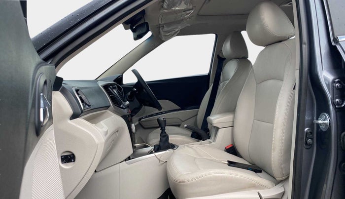 2022 Mahindra XUV300 W8 (O) 1.2 PETROL, Petrol, Manual, 11,285 km, Right Side Front Door Cabin