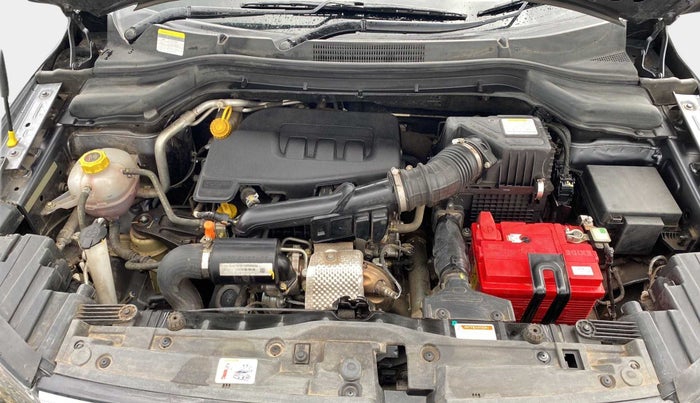 2022 Mahindra XUV300 W8 (O) 1.2 PETROL, Petrol, Manual, 11,285 km, Open Bonet