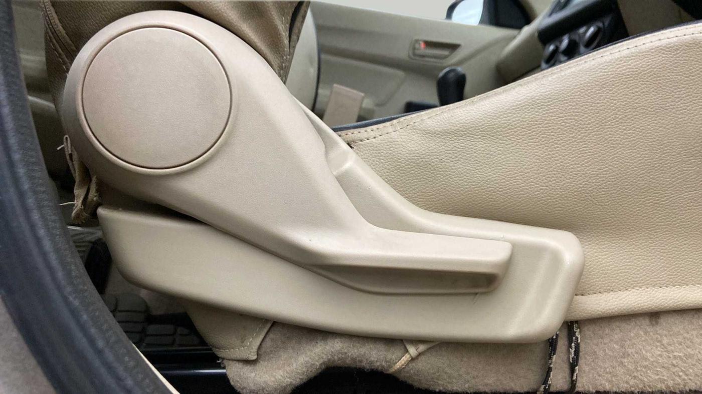 2018 Maruti Dzire LXI, Petrol, Manual, 38,776 km, Driver Side Adjustment Panel