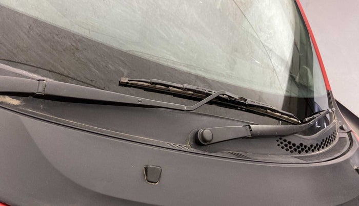 2018 Tata Tiago XZ PETROL, Petrol, Manual, 15,721 km, Front windshield - Minor spot on windshield