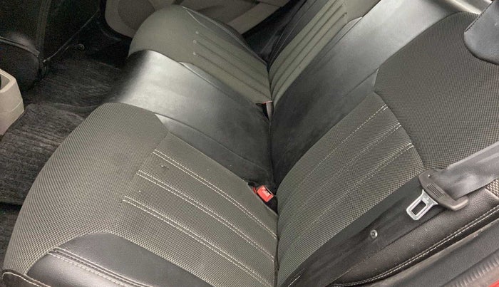 2018 Tata Tiago XZ PETROL, Petrol, Manual, 15,721 km, Second-row left seat - Armrest has minor damage