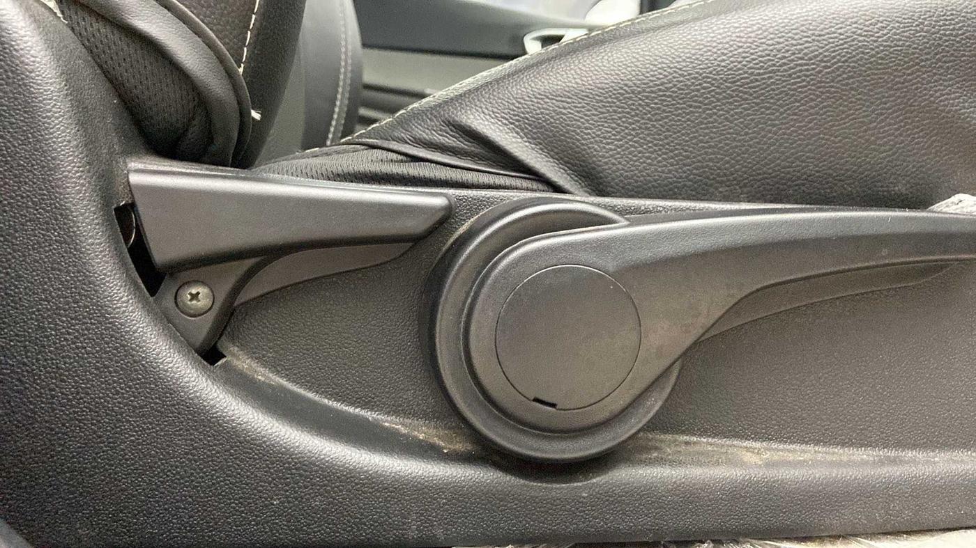 2018 Tata Tiago XZ PETROL, Petrol, Manual, 15,721 km, Driver Side Adjustment Panel