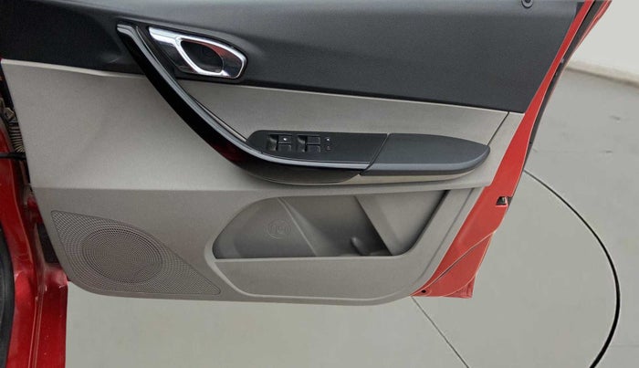 2018 Tata Tiago XZ PETROL, Petrol, Manual, 15,721 km, Driver Side Door Panels Control