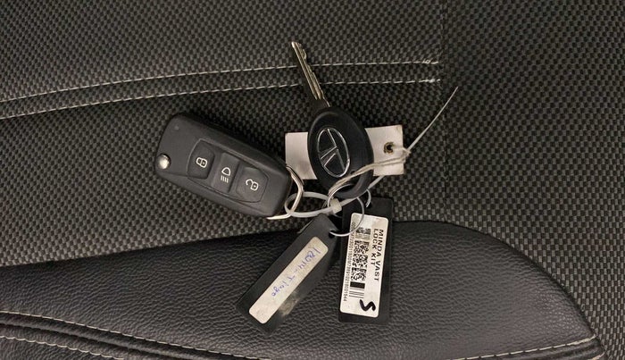 2018 Tata Tiago XZ PETROL, Petrol, Manual, 15,721 km, Key Close Up