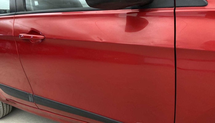 2018 Tata Tiago XZ PETROL, Petrol, Manual, 15,721 km, Driver-side door - Slightly dented