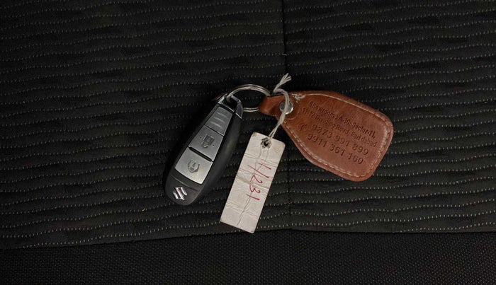 2017 Maruti Baleno ZETA PETROL 1.2, Petrol, Manual, 33,940 km, Key Close Up