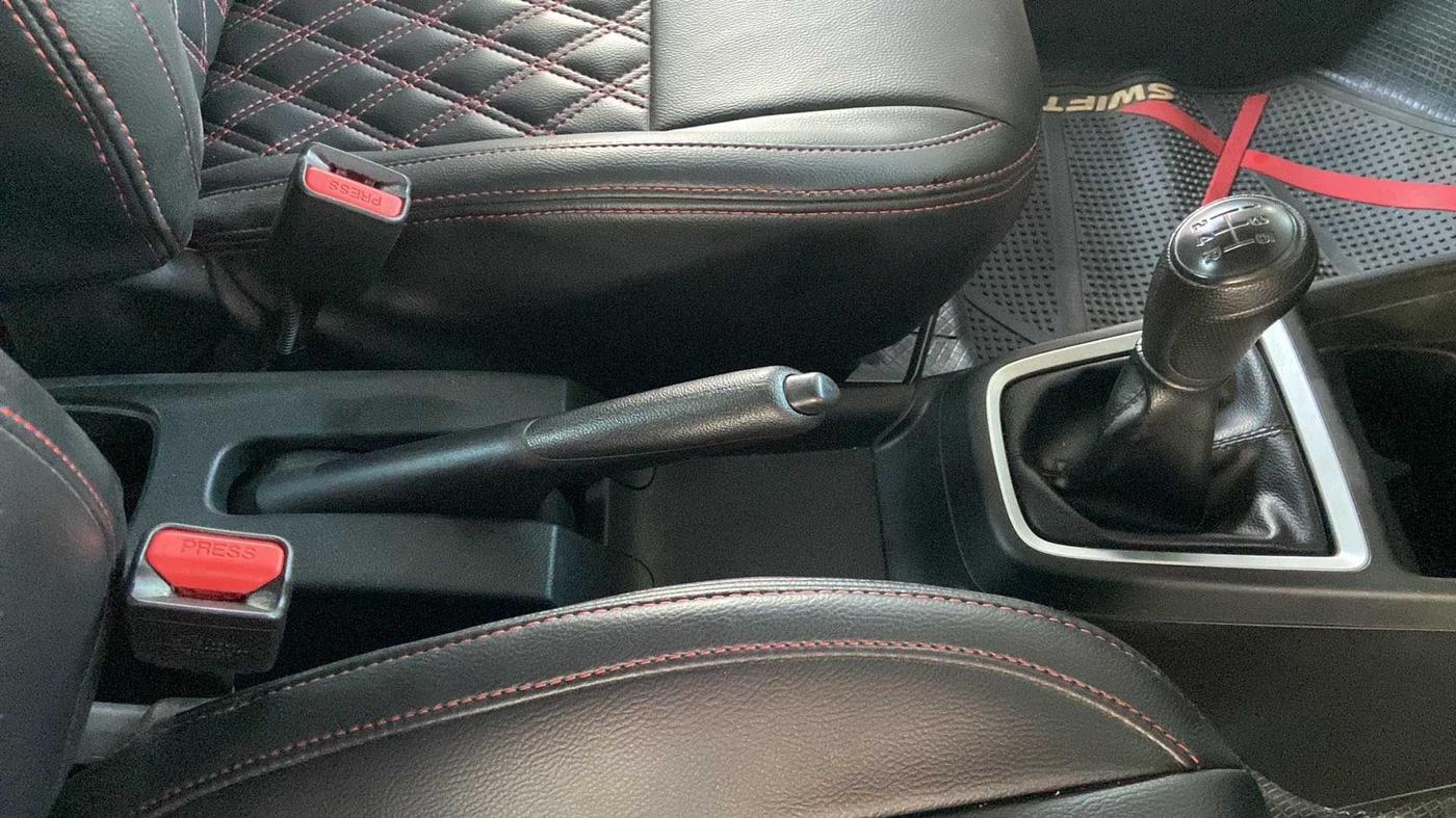 2020 Maruti Swift LXI, Petrol, Manual, 24,703 km, Gear Lever