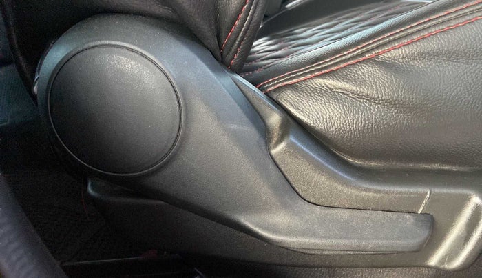 2020 Maruti Swift LXI, Petrol, Manual, 24,703 km, Driver Side Adjustment Panel