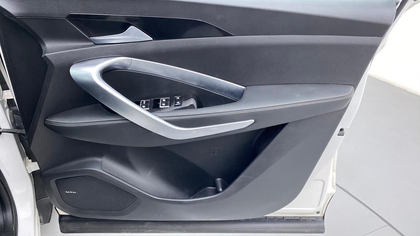 2020 MG HECTOR SHARP DCT PETROL, Petrol, Automatic, 28,080 km, Driver Side Door Panels Control