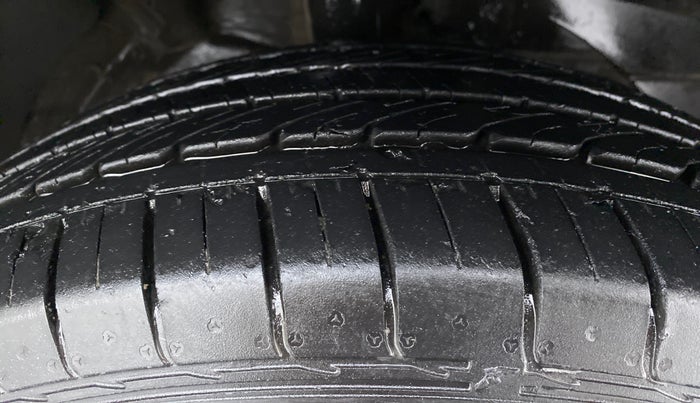 2020 MG HECTOR SHARP DCT PETROL, Petrol, Automatic, 28,080 km, Right Front Tyre Tread