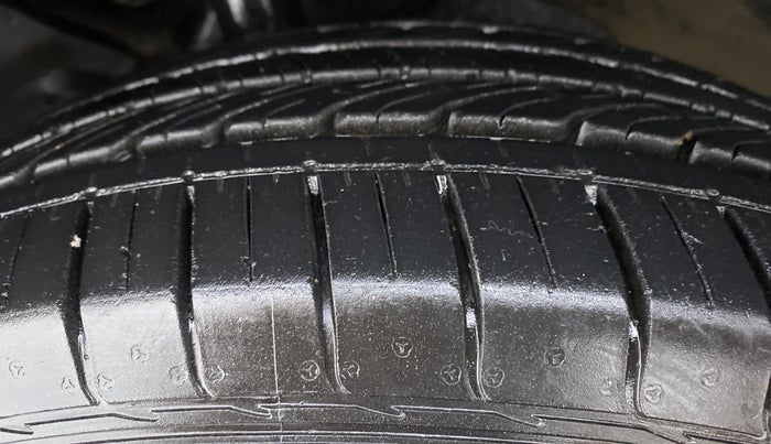 2020 MG HECTOR SHARP DCT PETROL, Petrol, Automatic, 28,080 km, Left Front Tyre Tread