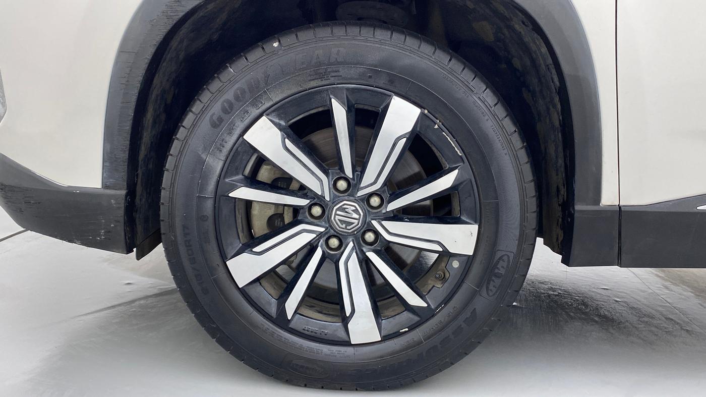 2020 MG HECTOR SHARP DCT PETROL, Petrol, Automatic, 28,080 km, Left Front Wheel