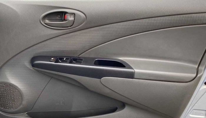 2012 Toyota Etios Liva G, Petrol, Manual, 60,803 km, Driver Side Door Panels Control
