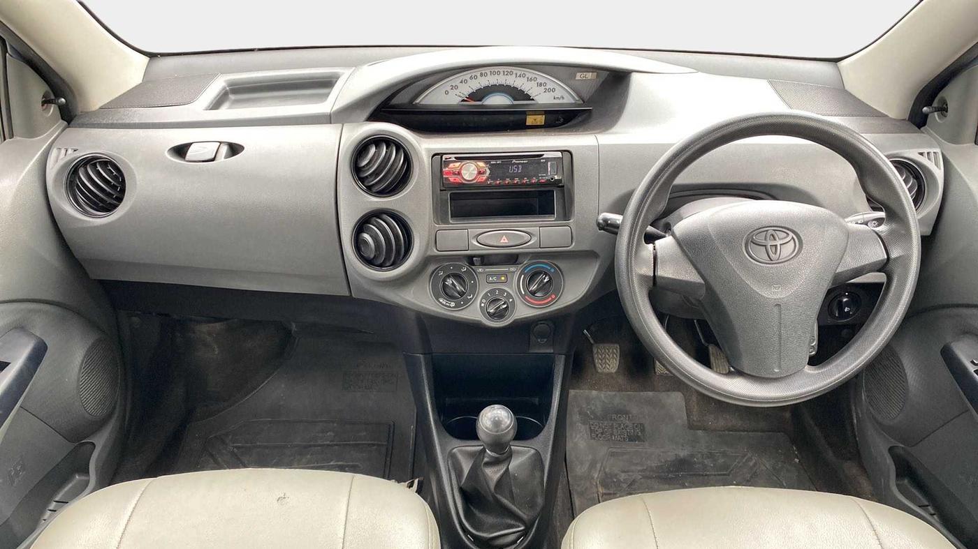 2012 Toyota Etios Liva G, Petrol, Manual, 60,803 km, Dashboard