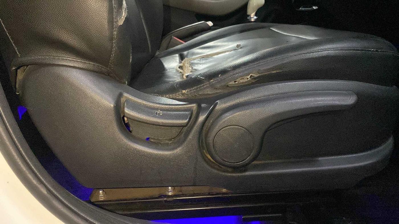 2017 Hyundai Elite i20 ASTA 1.2, Petrol, Manual, 64,313 km, Driver Side Adjustment Panel