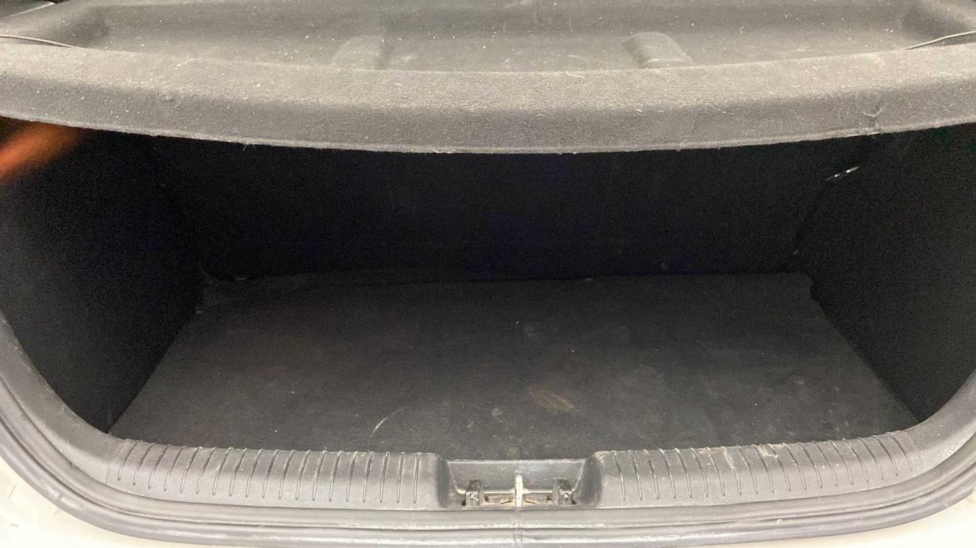 2014 Hyundai i20 MAGNA (O) 1.2, Petrol, Manual, 30,598 km, Boot Inside
