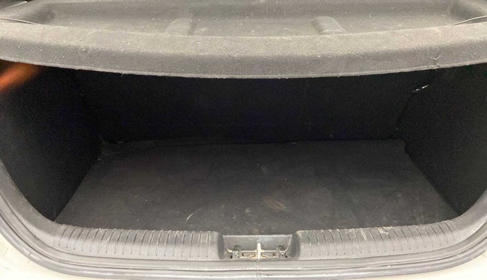 2014 Hyundai i20 MAGNA (O) 1.2, Petrol, Manual, 30,598 km, Boot Inside