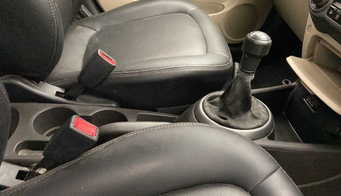 2014 Hyundai i20 MAGNA (O) 1.2, Petrol, Manual, 30,598 km, Gear Lever