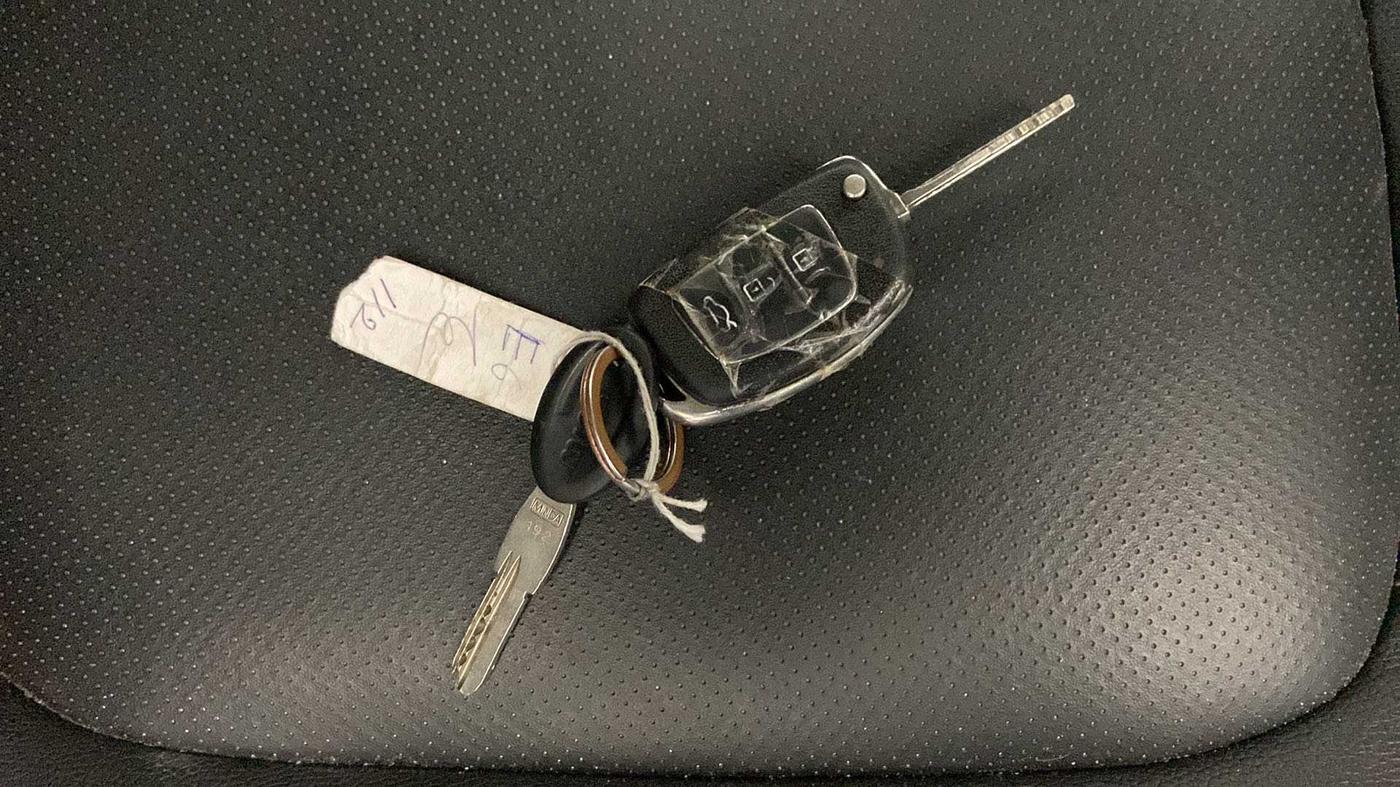 2014 Hyundai i20 MAGNA (O) 1.2, Petrol, Manual, 30,598 km, Key Close Up