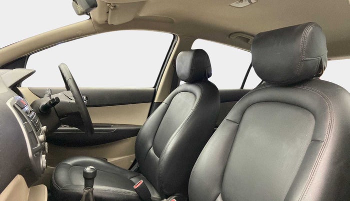 2014 Hyundai i20 MAGNA (O) 1.2, Petrol, Manual, 30,598 km, Right Side Front Door Cabin