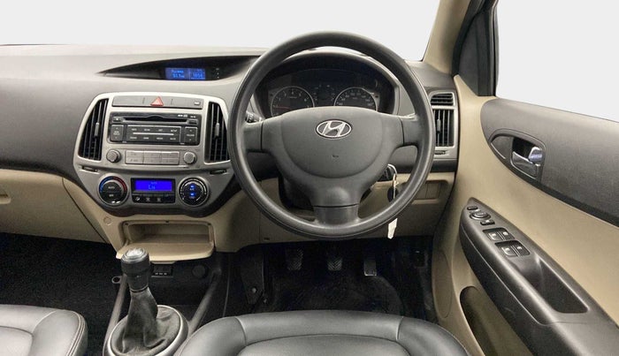 2014 Hyundai i20 MAGNA (O) 1.2, Petrol, Manual, 30,598 km, Steering Wheel Close Up