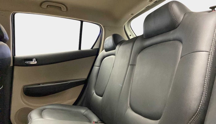 2014 Hyundai i20 MAGNA (O) 1.2, Petrol, Manual, 30,598 km, Right Side Rear Door Cabin