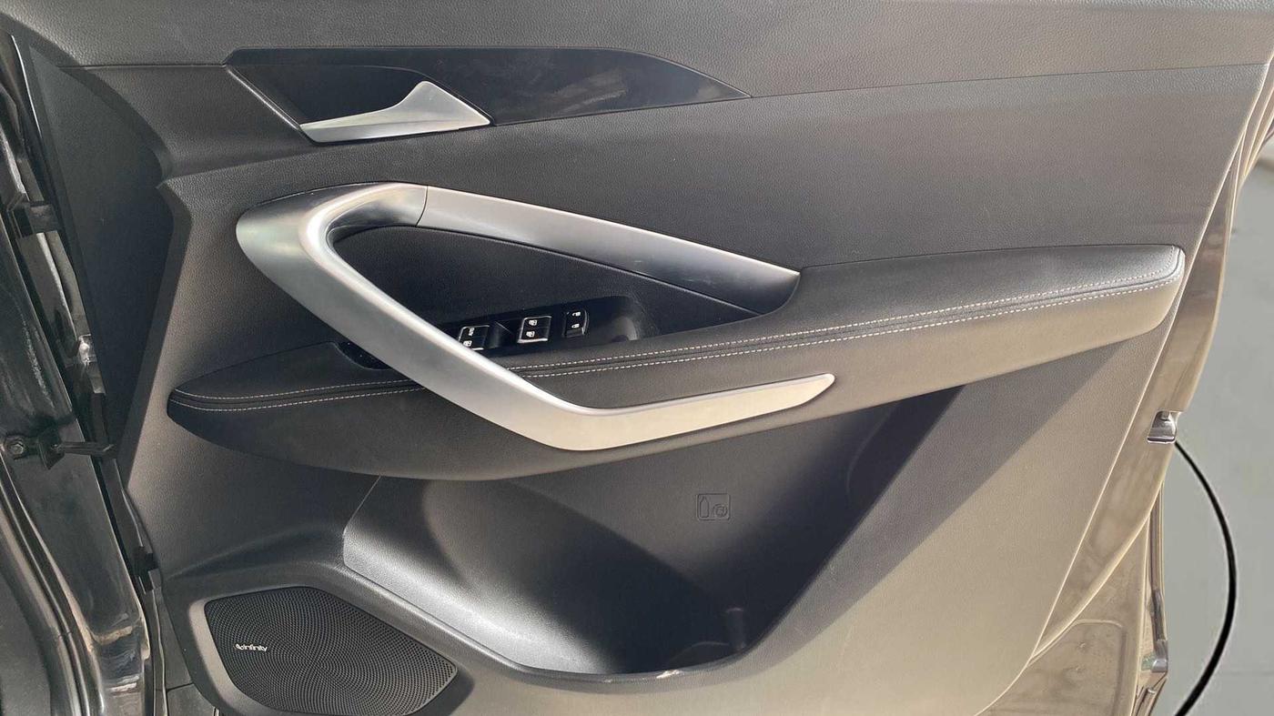 2020 MG HECTOR SHARP 1.5 DCT PETROL, Petrol, Automatic, 15,266 km, Driver Side Door Panels Control