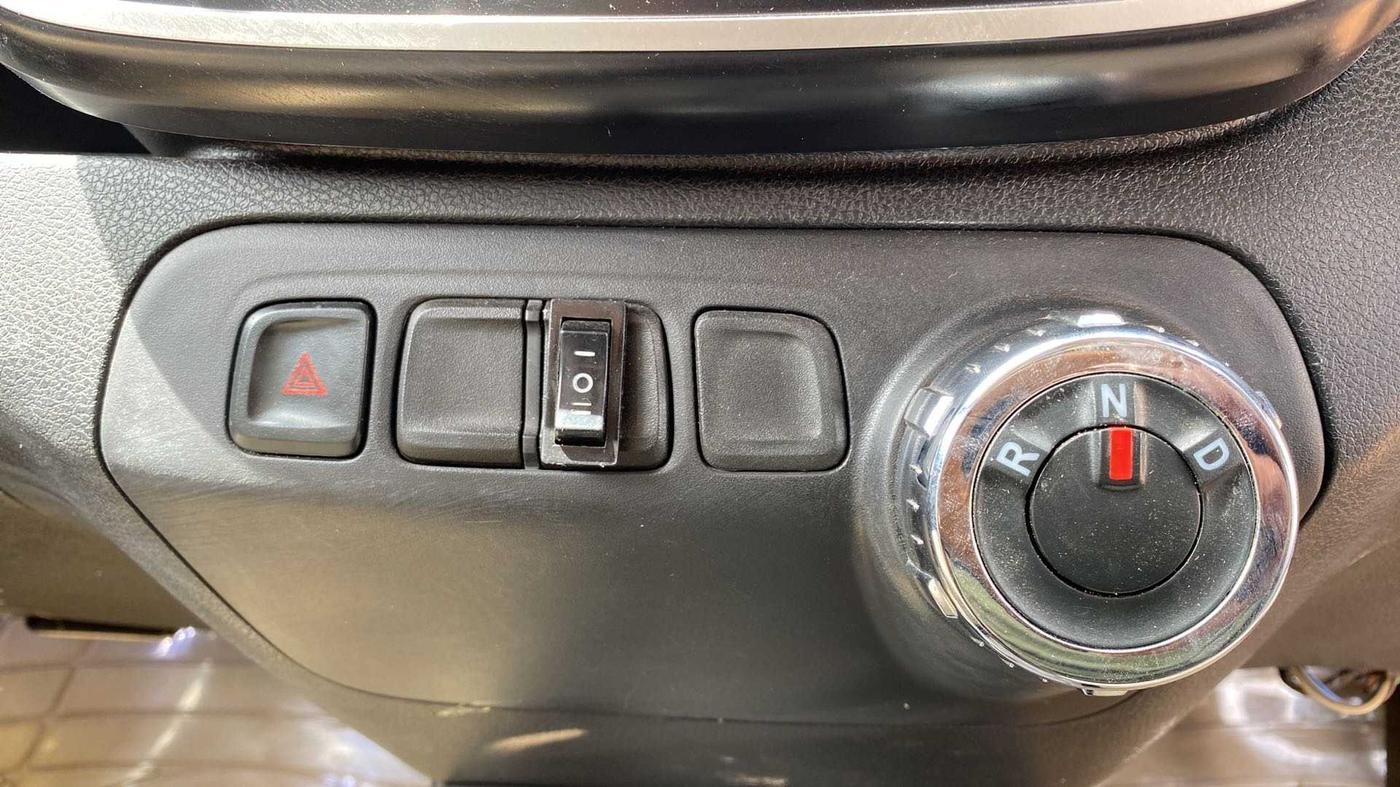 2017 Renault Kwid RXL 1.0 AMT, Petrol, Automatic, 35,566 km, Gear Lever