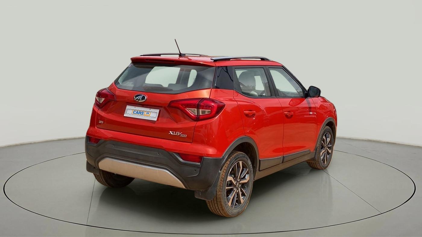2019 Mahindra XUV300 W8 (O) 1.5 DIESEL, Diesel, Manual, 35,712 km, Right Back Diagonal