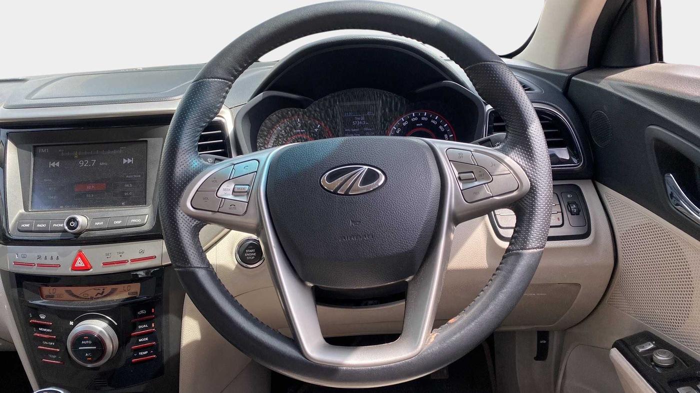 2019 Mahindra XUV300 W8 (O) 1.5 DIESEL, Diesel, Manual, 35,712 km, Steering Wheel Close Up