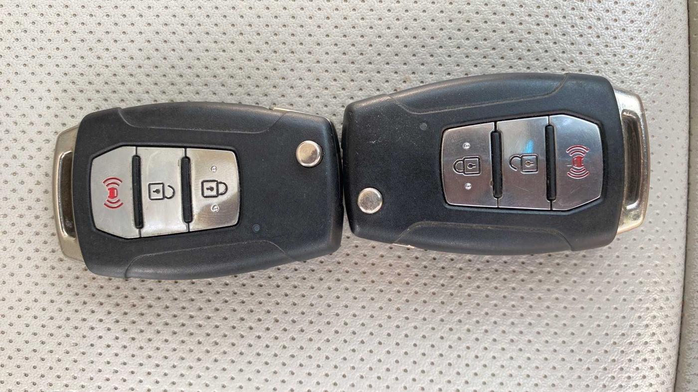 2019 Mahindra XUV300 W8 (O) 1.5 DIESEL, Diesel, Manual, 35,712 km, Key Close Up