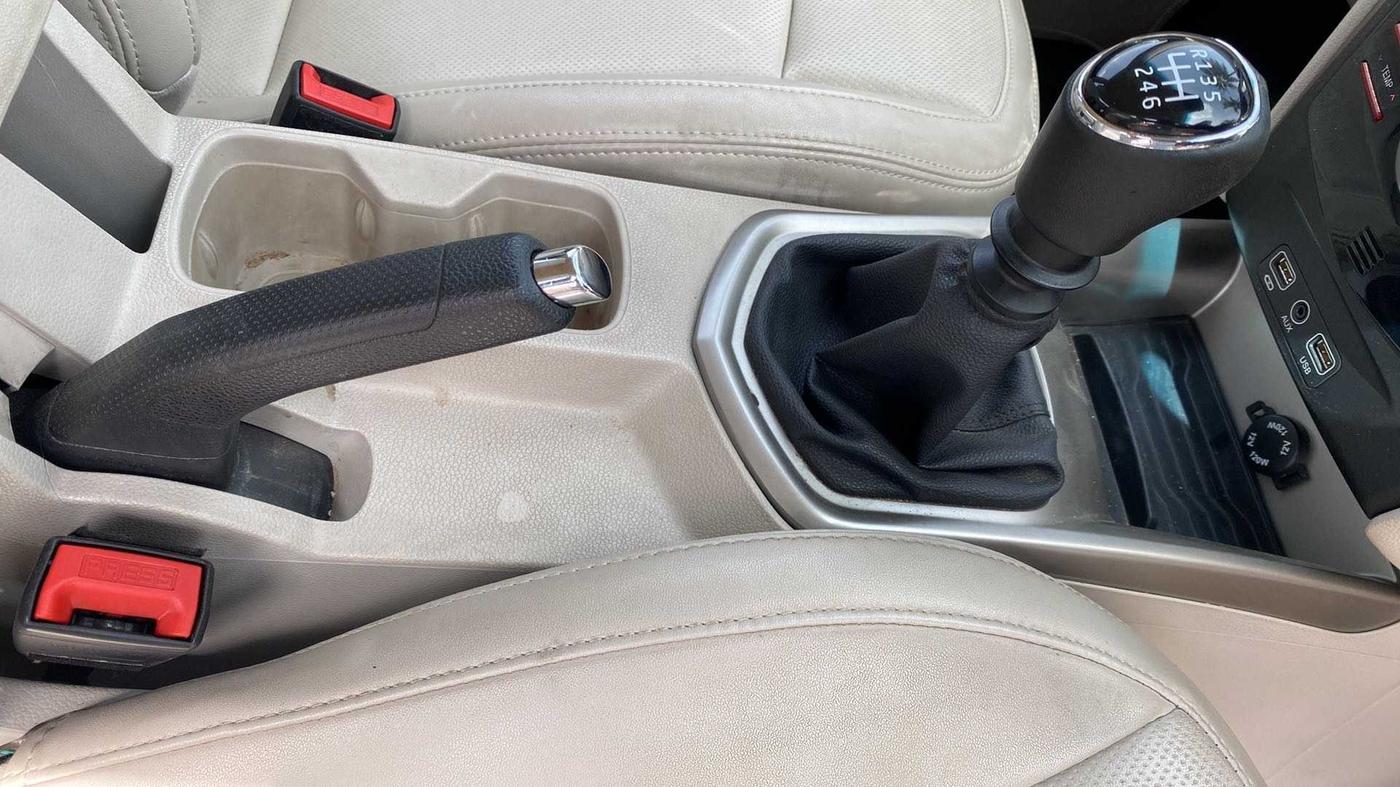 2019 Mahindra XUV300 W8 (O) 1.5 DIESEL, Diesel, Manual, 35,712 km, Gear Lever