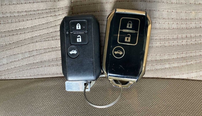 2020 Maruti Dzire ZXI, Petrol, Manual, 32,350 km, Key Close Up