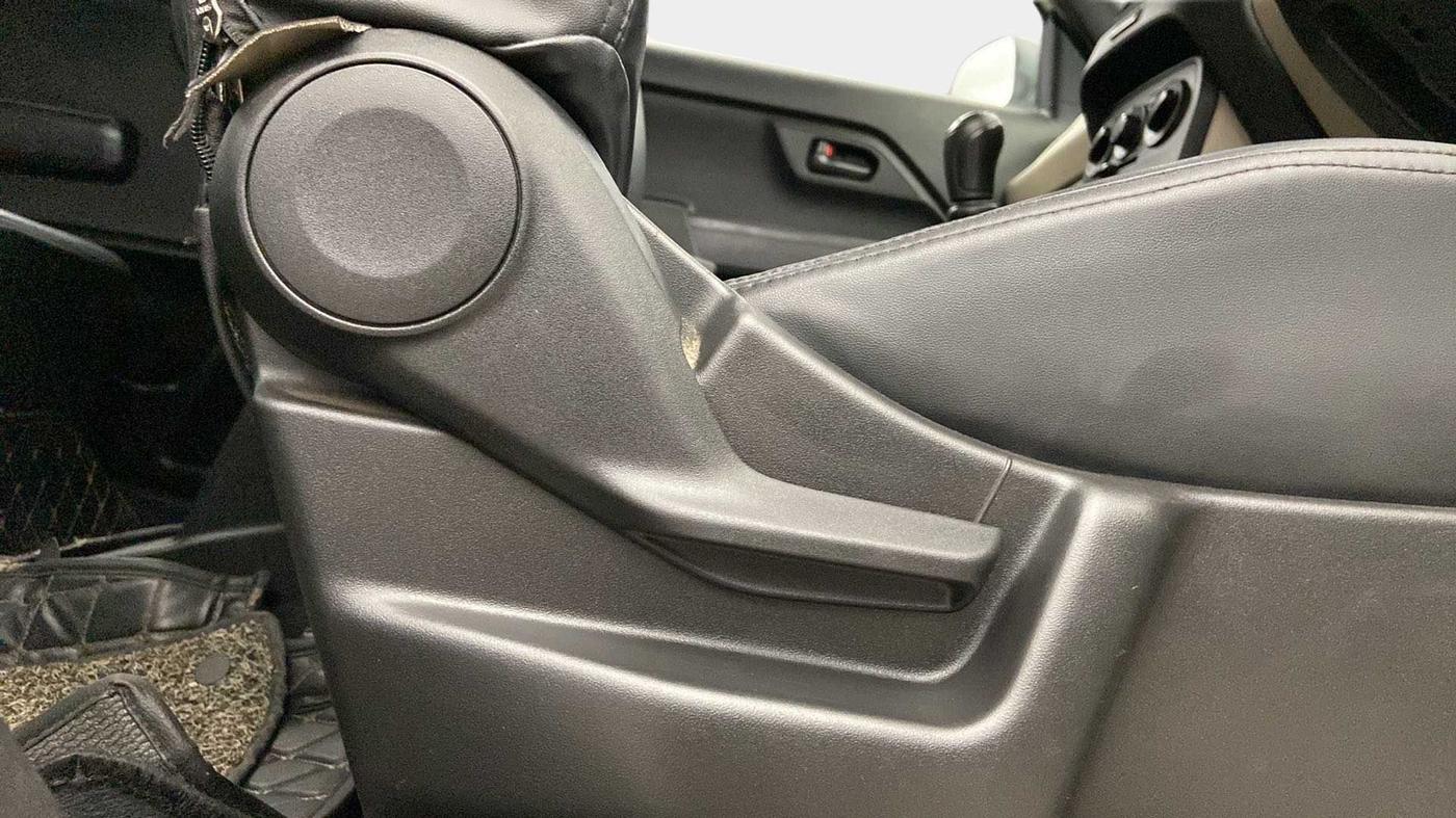 2019 Maruti New Wagon-R LXI CNG (O) 1.0, CNG, Manual, 35,595 km, Driver Side Adjustment Panel