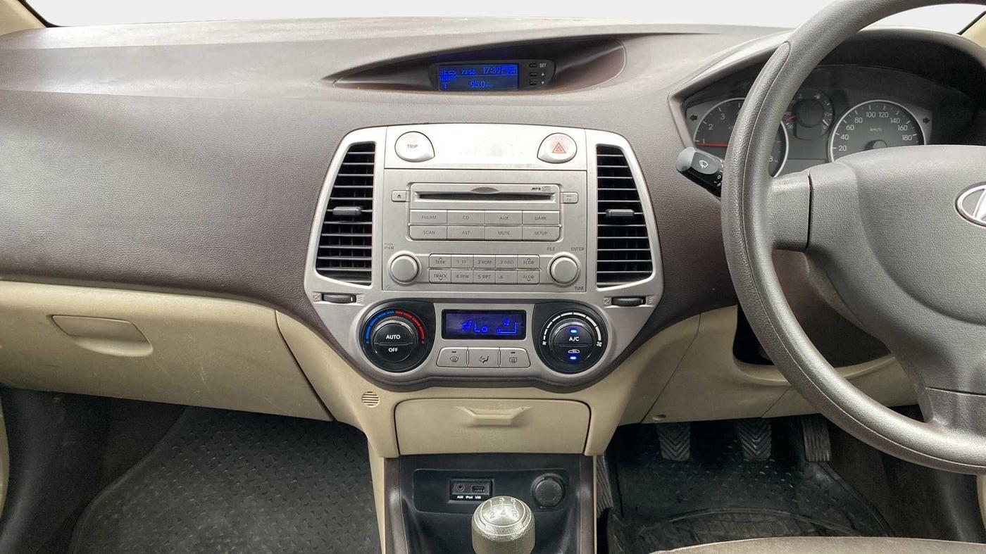 2010 Hyundai i20 MAGNA (O) 1.2, Petrol, Manual, 62,220 km, Air Conditioner