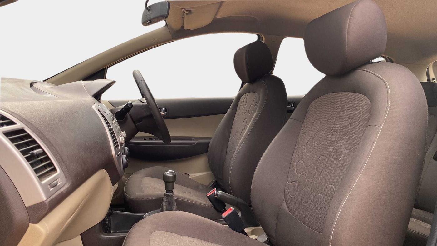 2010 Hyundai i20 MAGNA (O) 1.2, Petrol, Manual, 62,220 km, Right Side Front Door Cabin