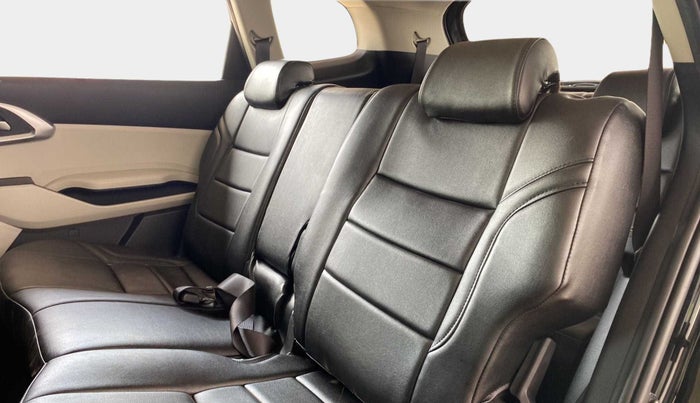 2022 KIA CARENS PRESTIGE PLUS 1.4 PETROL 7 STR, Petrol, Manual, 33,752 km, Right Side Rear Door Cabin