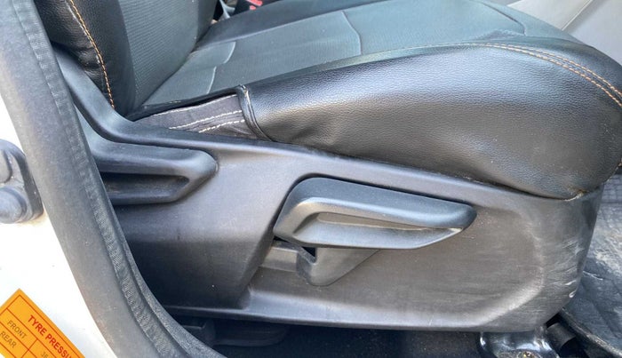 2020 Tata Tiago XZA PLUS PETROL, Petrol, Automatic, 50,106 km, Driver Side Adjustment Panel