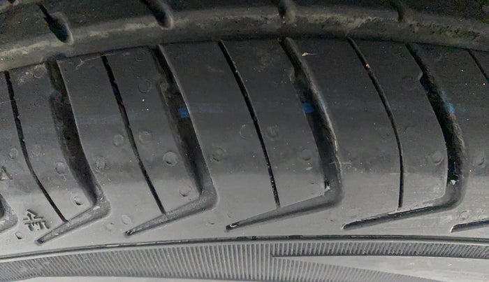 2017 Renault Kwid RXT 1.0, Petrol, Manual, 74,477 km, Left Front Tyre Tread