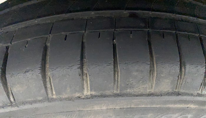 2017 Renault Kwid RXT 1.0, Petrol, Manual, 74,477 km, Right Rear Tyre Tread