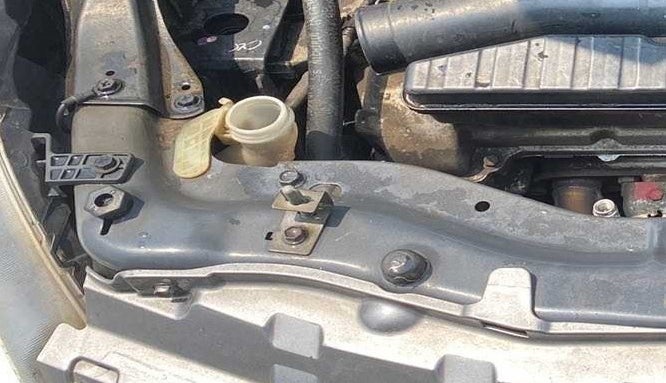 2014 Maruti Swift Dzire ZXI, Petrol, Manual, 72,270 km, Front windshield - Wiper bottle cap missing