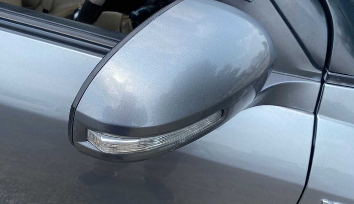 2014 Maruti Swift Dzire ZXI, Petrol, Manual, 72,270 km, Right rear-view mirror - Mirror motor not working