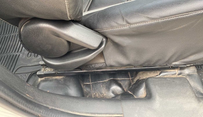 2016 Maruti Baleno DELTA PETROL 1.2, Petrol, Manual, 34,373 km, Driver Side Adjustment Panel
