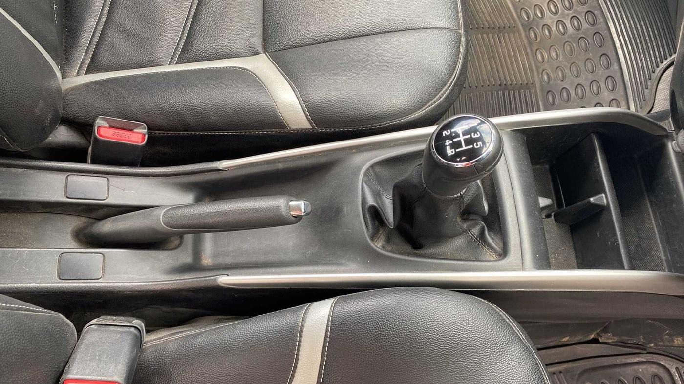 2016 Maruti Baleno DELTA PETROL 1.2, Petrol, Manual, 34,373 km, Gear Lever