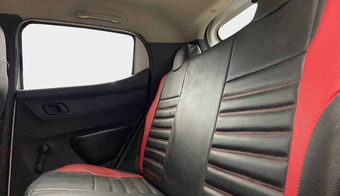 2015 Renault Kwid RXT 0.8 (O), Petrol, Manual, 48,229 km, Right Side Rear Door Cabin